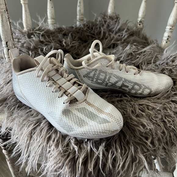 Boys Adidas Football Cleats size 3.5Y - Picture 3 of 6